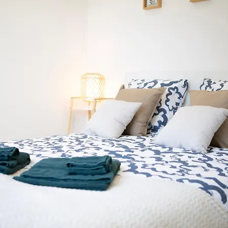 Le Mulhousien/ Parking Gratuit / Wifi / Lave Linge/ Tudors Locations