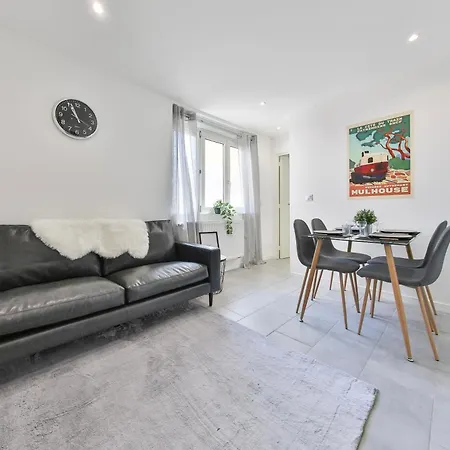 Apartment Le Mulhousien/ Parking Gratuit / Wifi / Lave Linge/ Tudors Locations